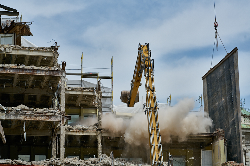 03.07.2019 - Abrissarbeiten am ehemaligen Luxushotel Königshof