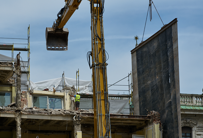 03.07.2019 - Abrissarbeiten am ehemaligen Luxushotel Königshof