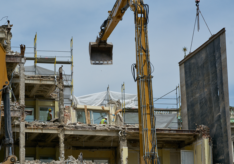 03.07.2019 - Abrissarbeiten am ehemaligen Luxushotel Königshof