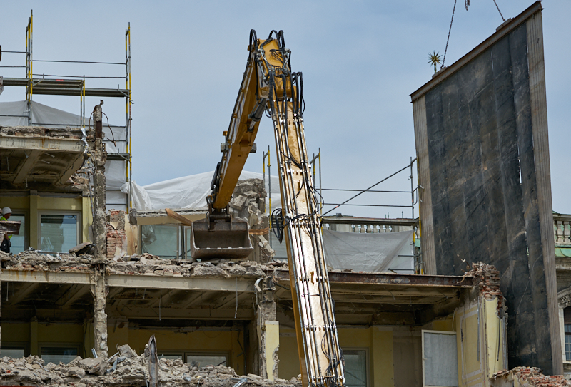 03.07.2019 - Abrissarbeiten am ehemaligen Luxushotel Königshof