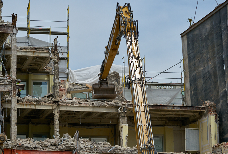 03.07.2019 - Abrissarbeiten am ehemaligen Luxushotel Königshof