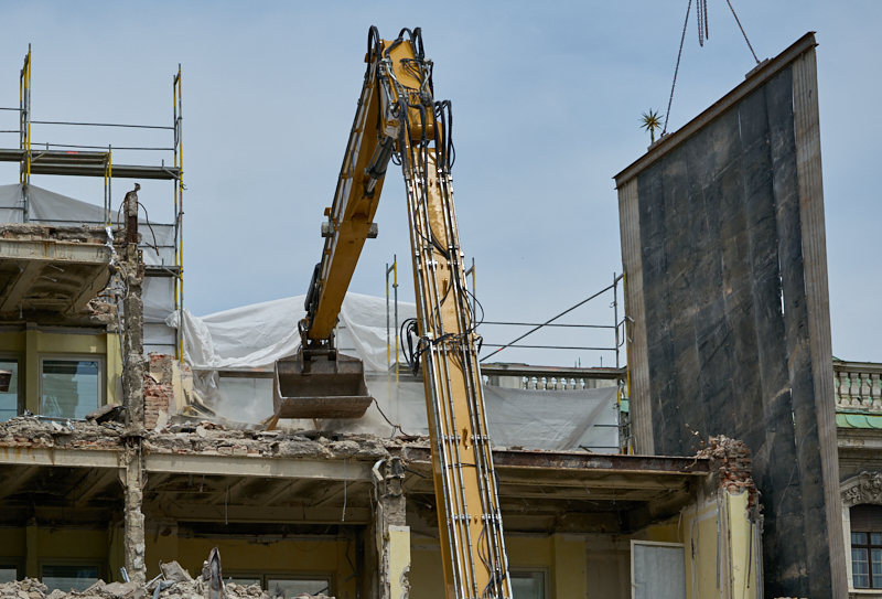 03.07.2019 - Abrissarbeiten am ehemaligen Luxushotel Königshof