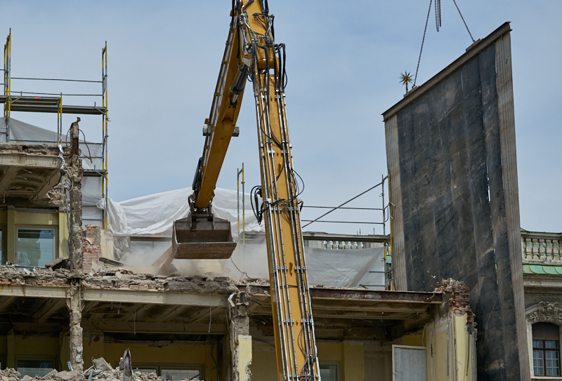 03.07.2019 - Abrissarbeiten am ehemaligen Luxushotel Königshof