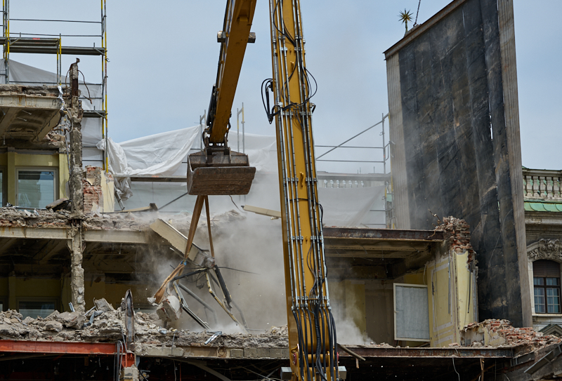 03.07.2019 - Abrissarbeiten am ehemaligen Luxushotel Königshof