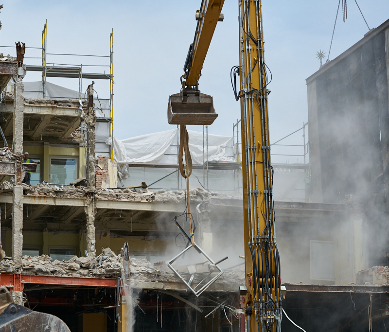 03.07.2019 - Abrissarbeiten am ehemaligen Luxushotel Königshof