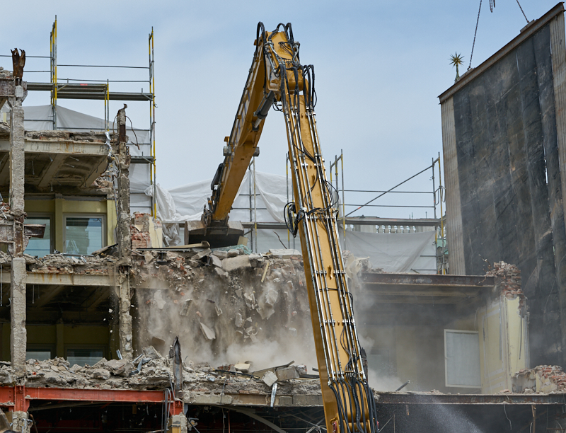 03.07.2019 - Abrissarbeiten am ehemaligen Luxushotel Königshof