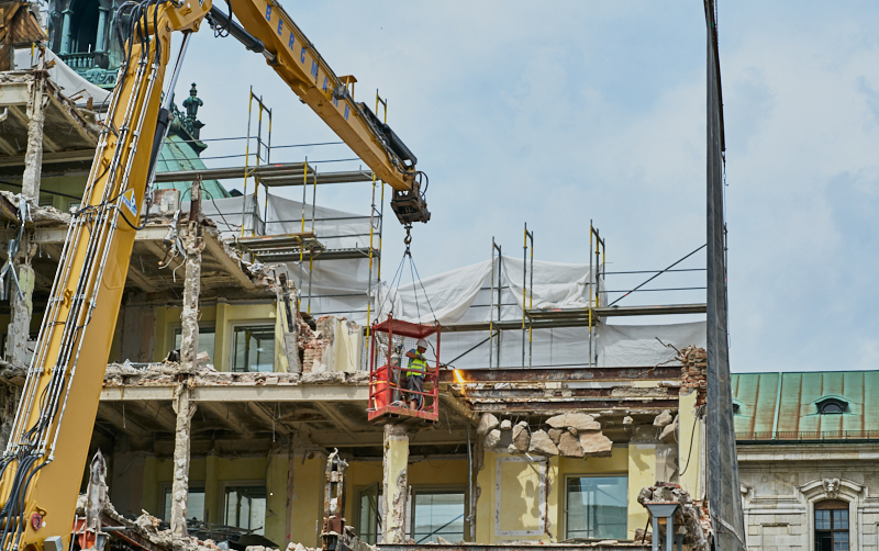 03.07.2019 - Abrissarbeiten am ehemaligen Luxushotel Königshof
