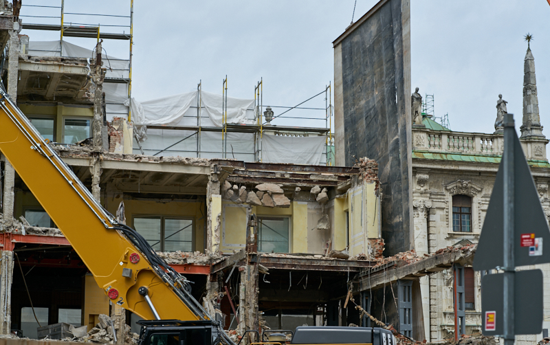 03.07.2019 - Abrissarbeiten am ehemaligen Luxushotel Königshof