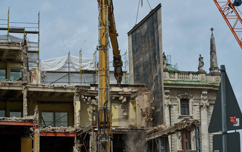 03.07.2019 - Abrissarbeiten am ehemaligen Luxushotel Königshof
