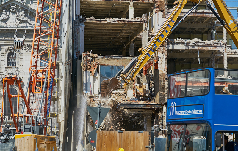 04.07.2019 - Abriss des Spiegelzimmer im Königshof München