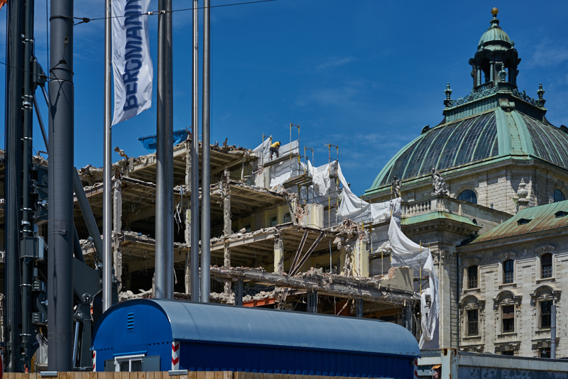 05.07.2019 - Auch auf dem obersten Stockwerk wird gearbeitet
