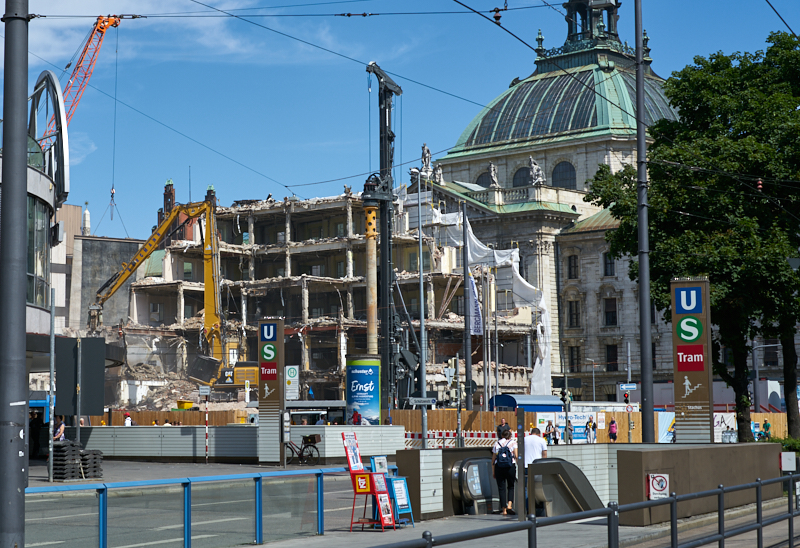 06.07.2019 - Der Abriss des Hotel Königshof
