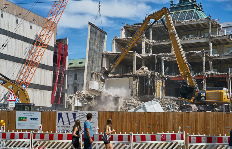 06.07.2019 - Der Abriss des Hotel Königshof