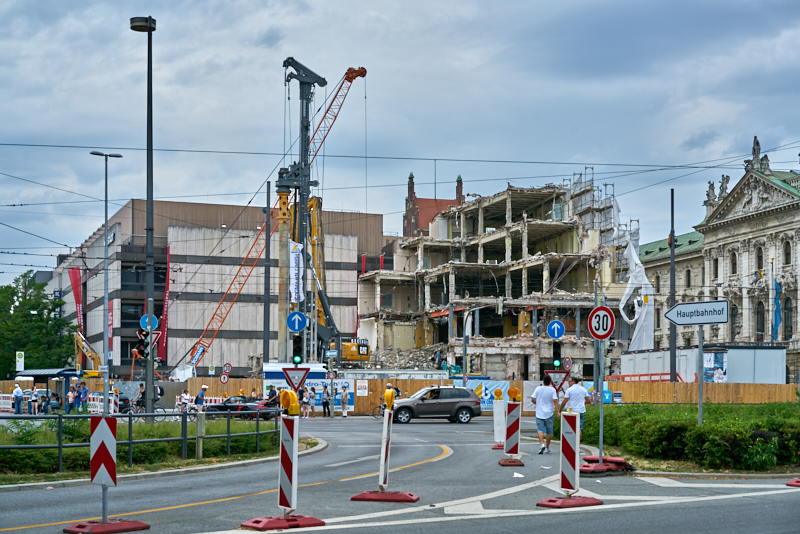 06.07.2019 - Der Abriss des Hotel Königshof