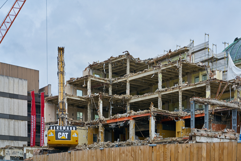 08.07.2019 - Neue Woche beim Abriss des Königshof München