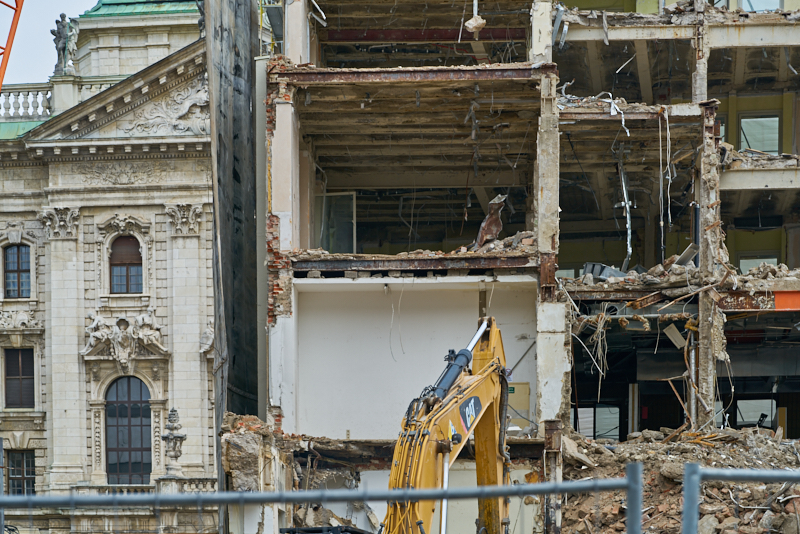08.07.2019 - Neue Woche beim Abriss des Königshof München