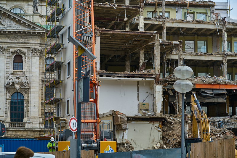 08.07.2019 - Neue Woche beim Abriss des Königshof München