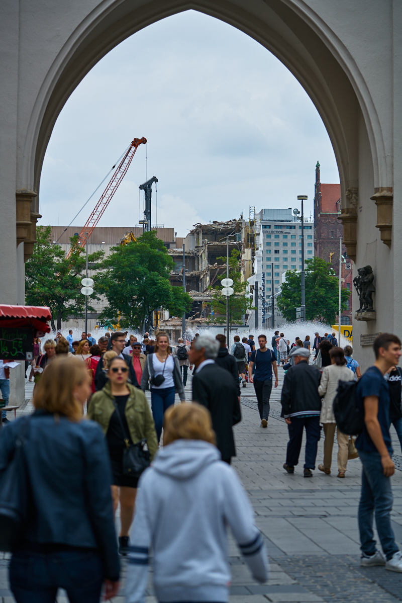 08.07.2019 - Neue Woche beim Abriss des Königshof München