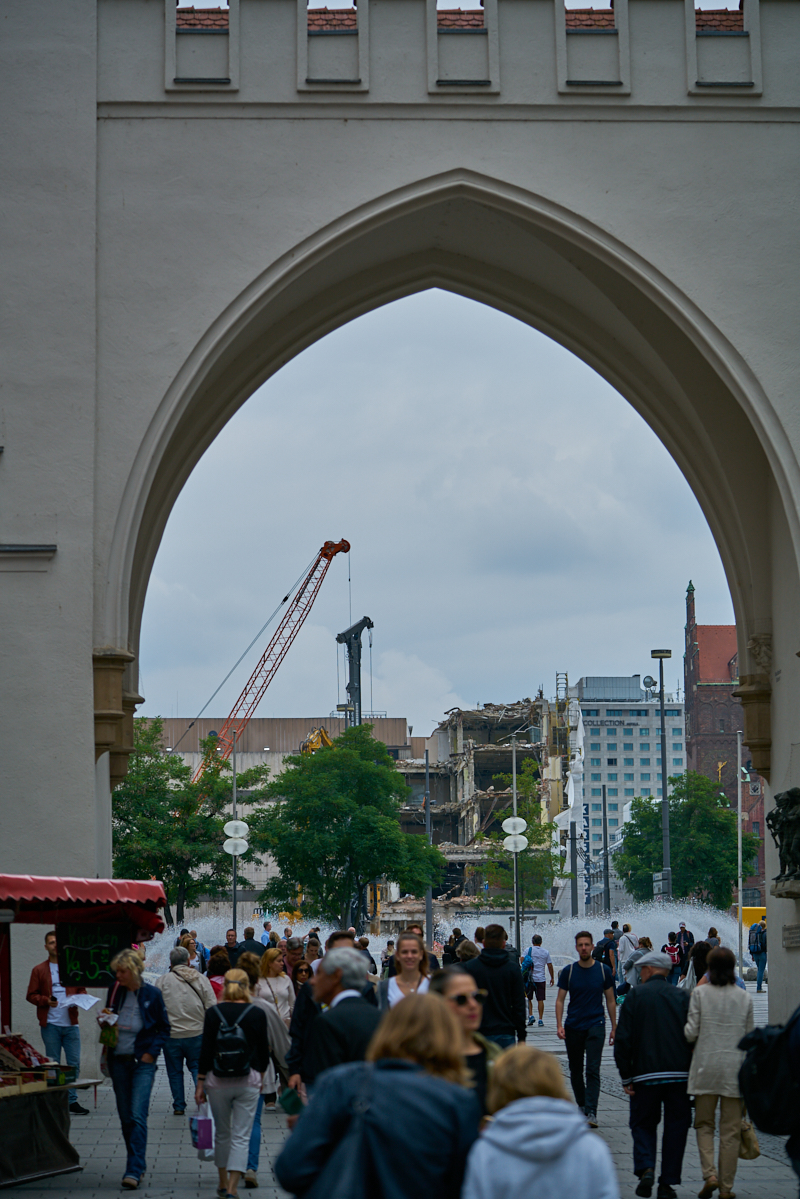 08.07.2019 - Neue Woche beim Abriss des Königshof München