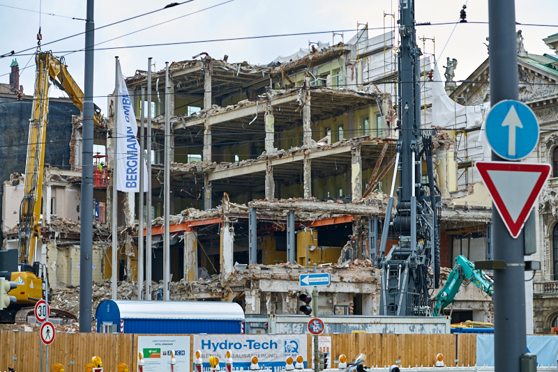 08.07.2019 - Neue Woche beim Abriss des Königshof München