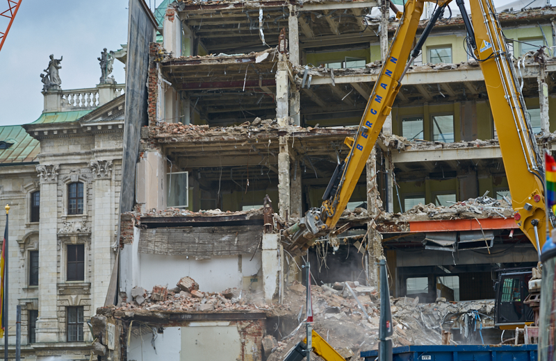 08.07.2019 - Neue Woche beim Abriss des Königshof München