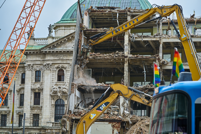 08.07.2019 - Neue Woche beim Abriss des Königshof München