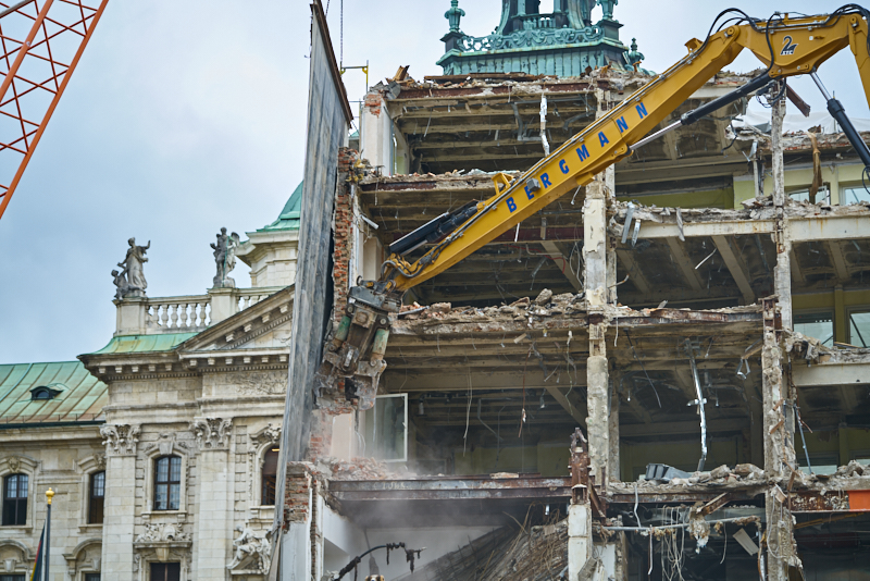 08.07.2019 - Neue Woche beim Abriss des Königshof München