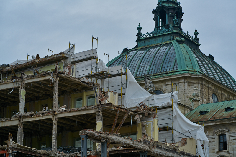 08.07.2019 - Neue Woche beim Abriss des Königshof München