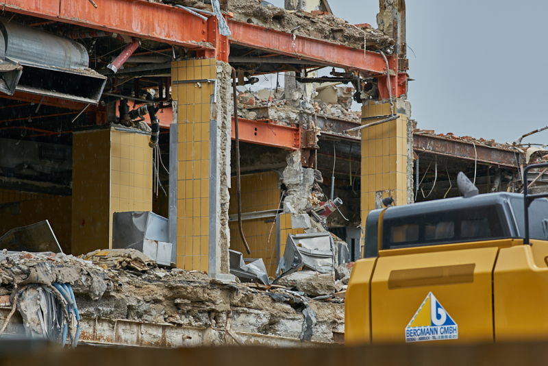 13.07.2019 - Abrissbaustelle Hotel Königshof München am Regensamstag