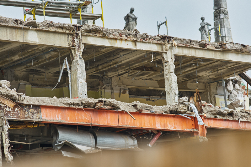 13.07.2019 - Abrissbaustelle Hotel Königshof München am Regensamstag