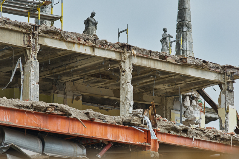 13.07.2019 - Abrissbaustelle Hotel Königshof München am Regensamstag