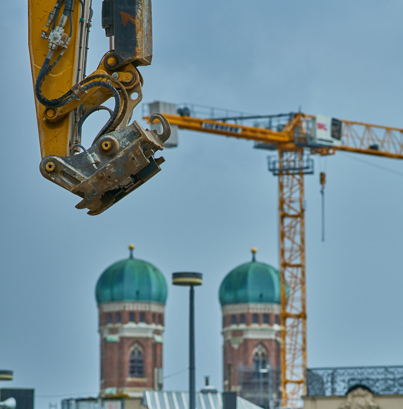 13.07.2019 - Abrissbaustelle Hotel Königshof München am Regensamstag