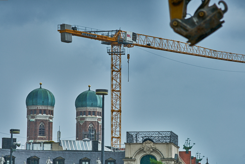 13.07.2019 - Abrissbaustelle Hotel Königshof München am Regensamstag