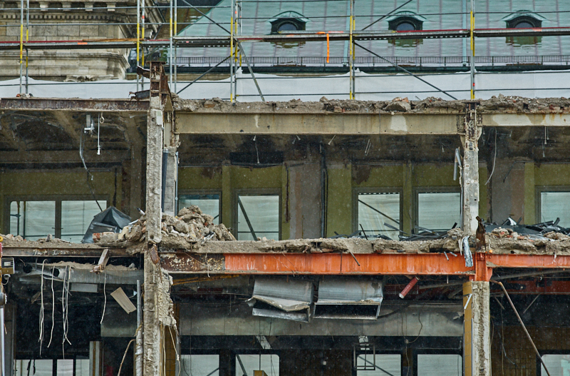 13.07.2019 - Abrissbaustelle Hotel Königshof München am Regensamstag