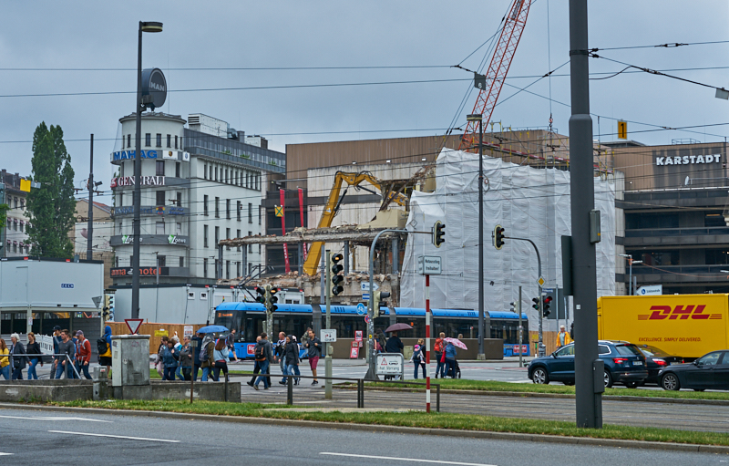 13.07.2019 - Abrissbaustelle Hotel Königshof München am Regensamstag