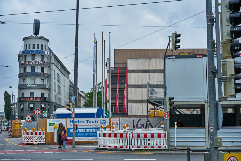 13.07.2019 - Abrissbaustelle Hotel Königshof München am Regensamstag