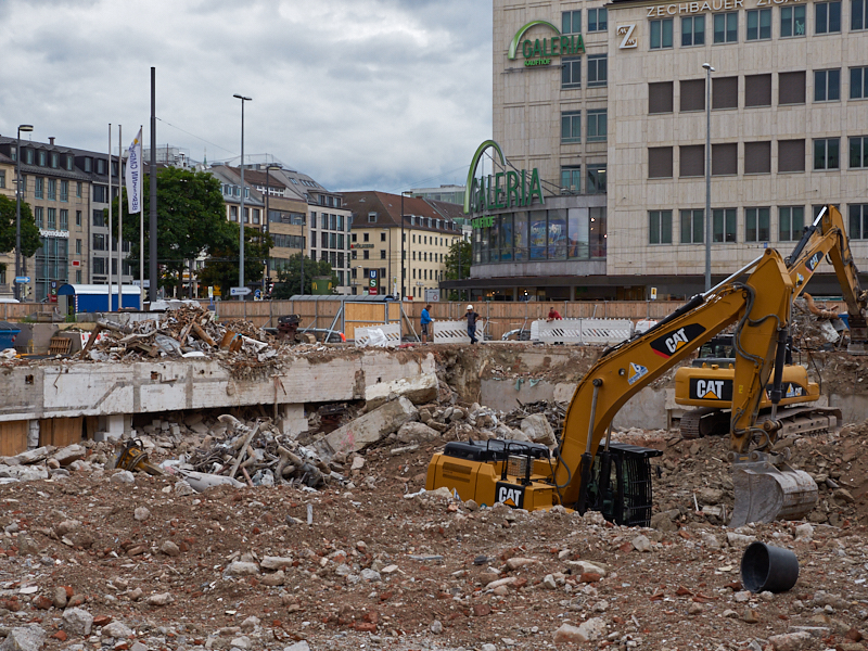 13.08.2019 - Im 2. Tiegeschoss des Hotel Königshof wird kräftig gebaggert