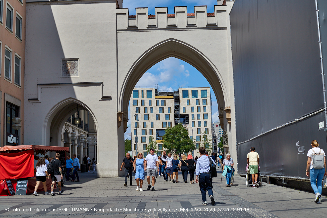 06.07.2023 - das Luxushotel Königshof verliert sein Gerüst