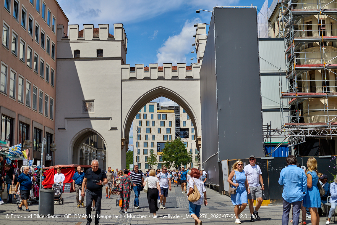 06.07.2023 - das Luxushotel Königshof verliert sein Gerüst