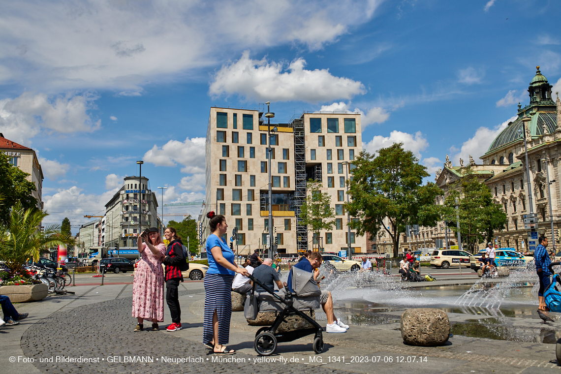 06.07.2023 - das Luxushotel Königshof verliert sein Gerüst