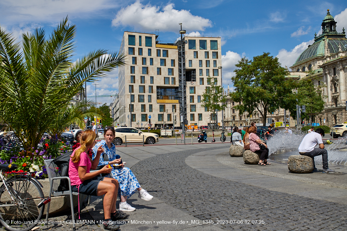 06.07.2023 - das Luxushotel Königshof verliert sein Gerüst