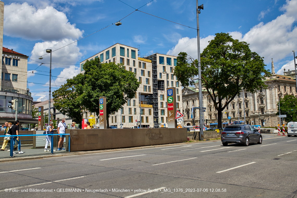 06.07.2023 - das Luxushotel Königshof verliert sein Gerüst