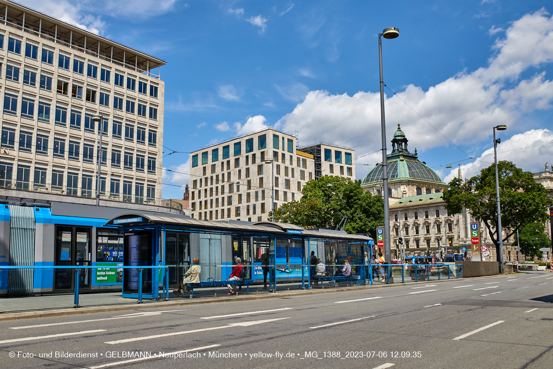 06.07.2023 - das Luxushotel Königshof verliert sein Gerüst