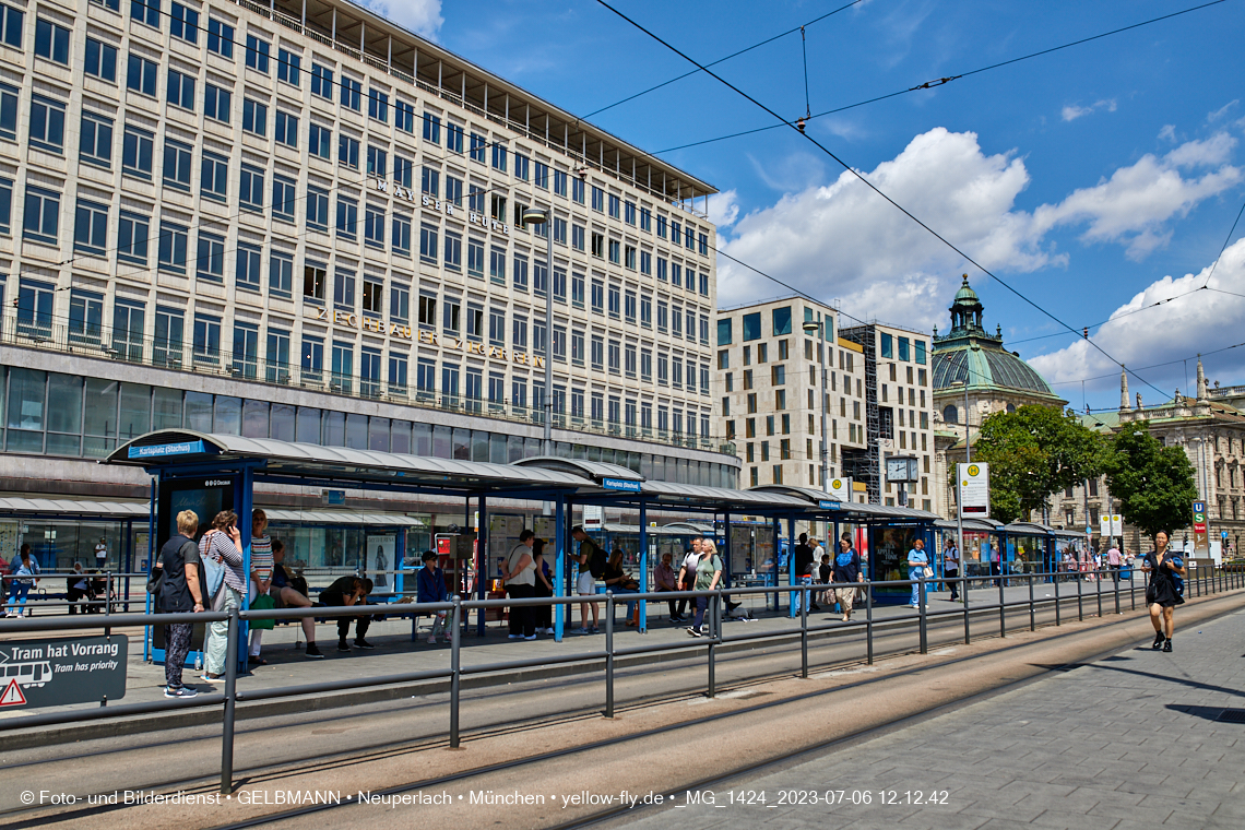 06.07.2023 - das Luxushotel Königshof verliert sein Gerüst