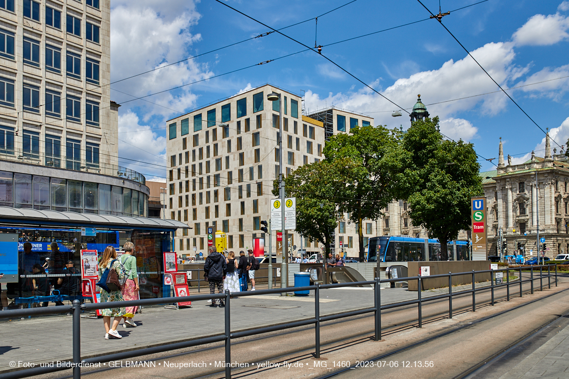 06.07.2023 - das Luxushotel Königshof verliert sein Gerüst