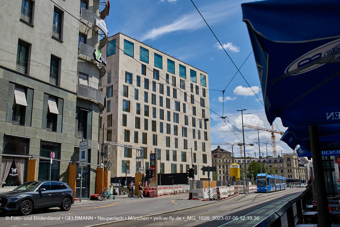 06.07.2023 - das Luxushotel Königshof verliert sein Gerüst