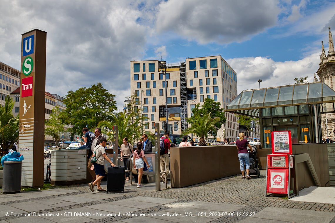 06.07.2023 - das Luxushotel Königshof verliert sein Gerüst