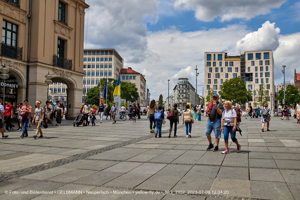 06.07.2023 - das Luxushotel Königshof verliert sein Gerüst