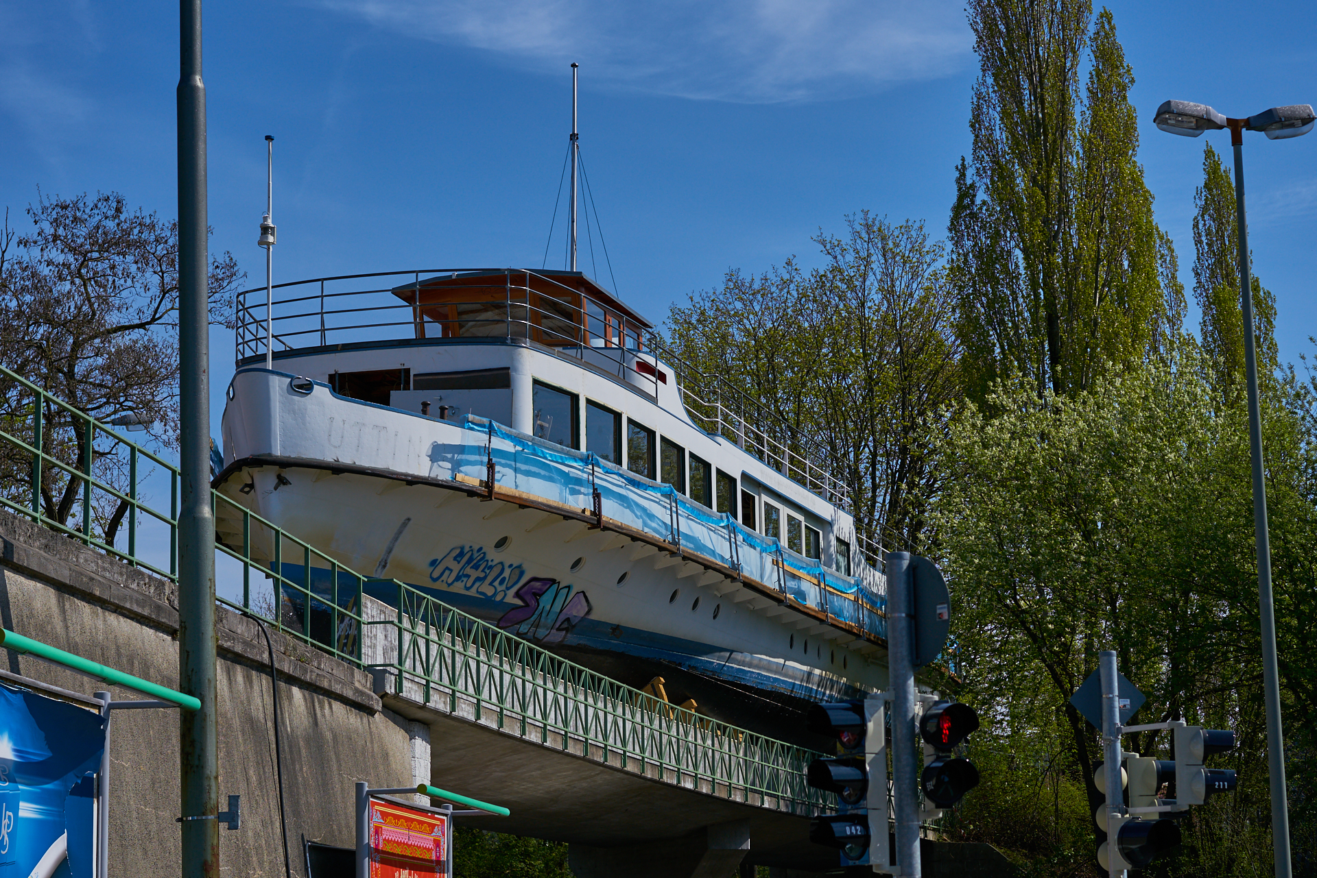 MS-UTTING-auf der Gleisbrücke über der Lagerhausstraße in Sendling