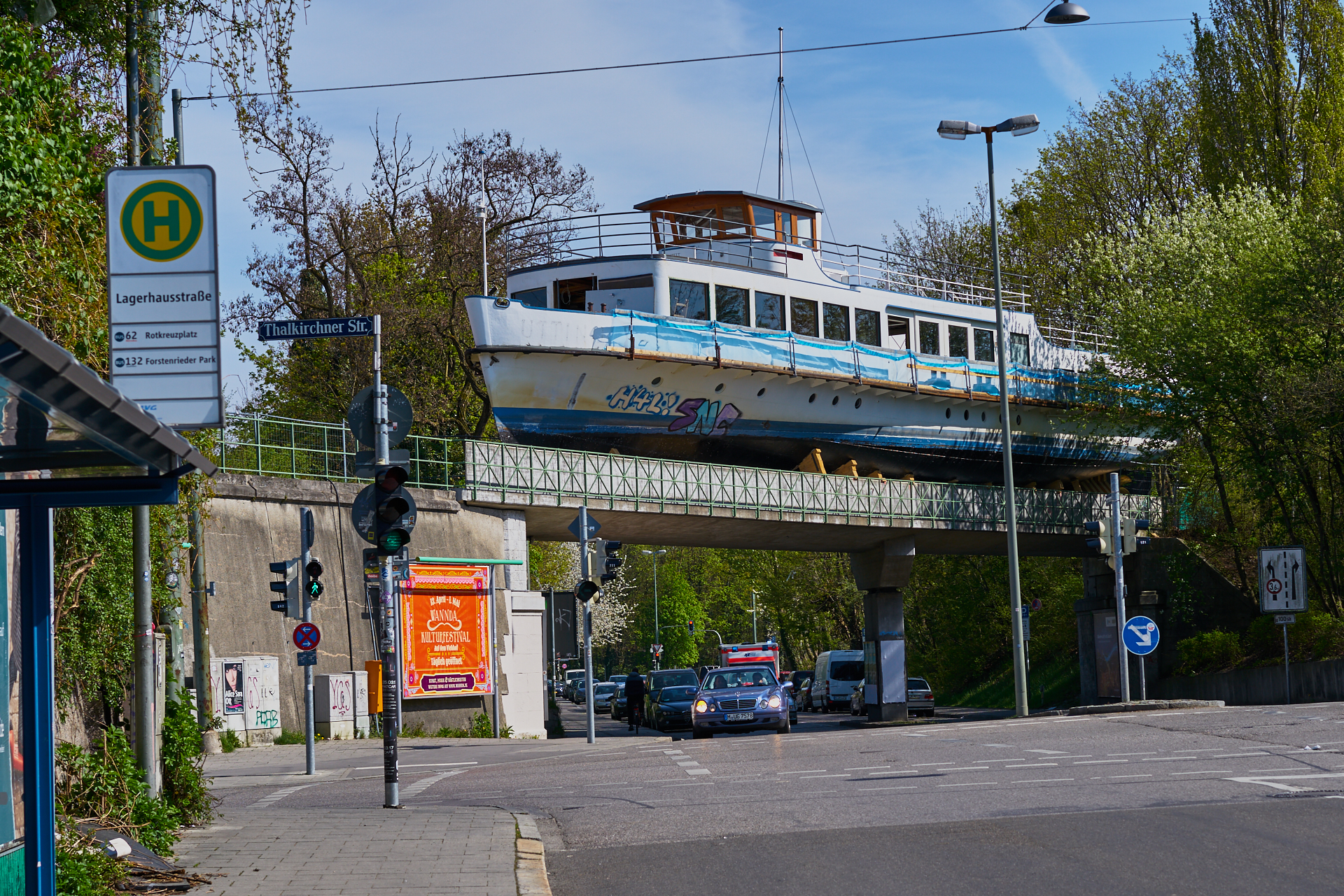 MS-UTTING-auf der Gleisbrücke über der Lagerhausstraße in Sendling